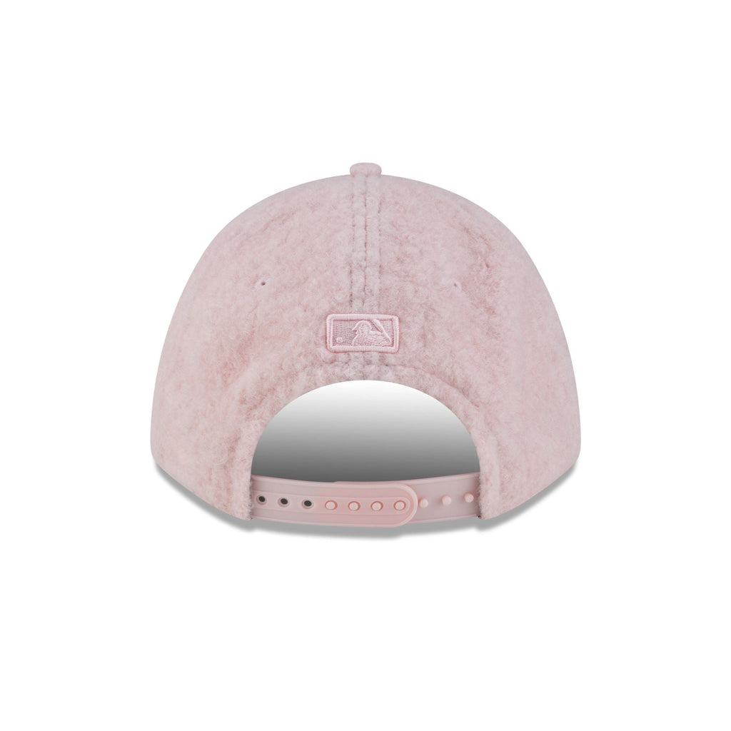 New York Yankees Pink Winter Borg Women's 9FORTY M-Crown Snapback Hat
